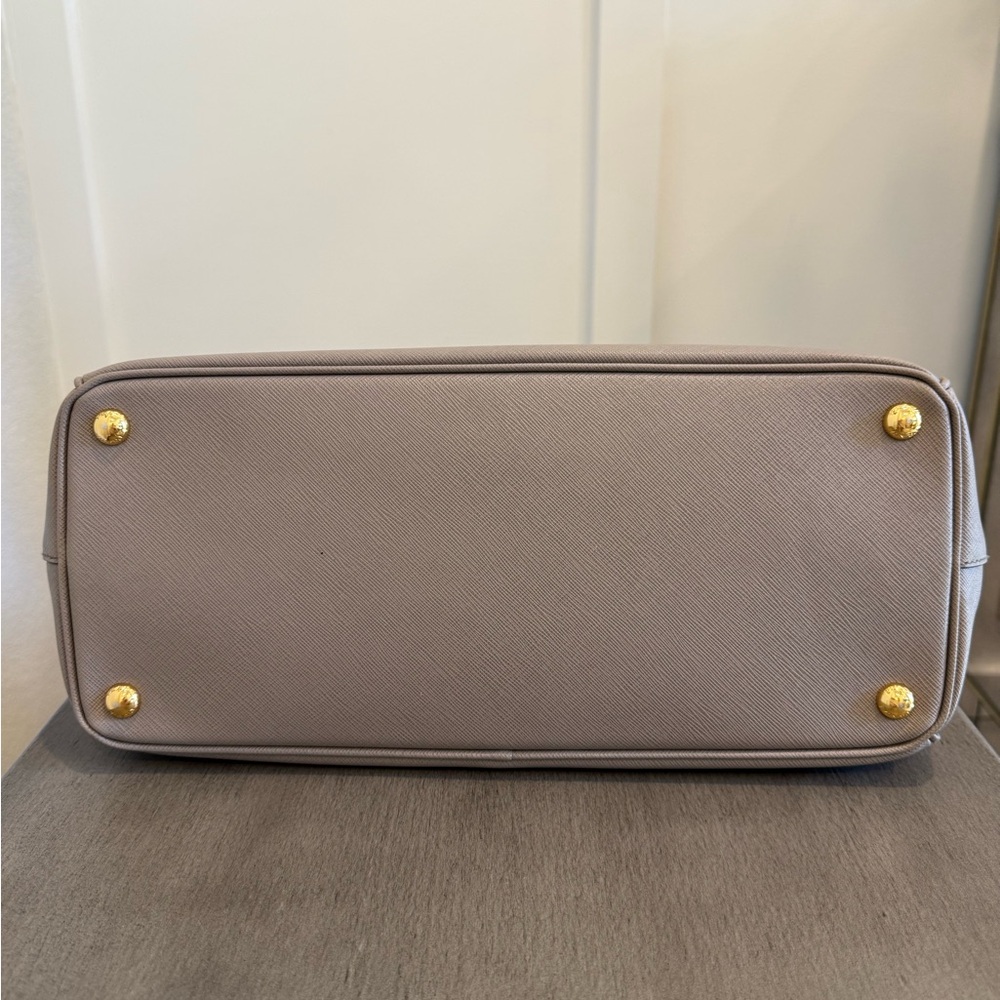 Prada | Large Galleria Saffiano Tote - Picture 8 of 17